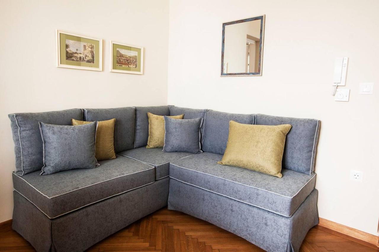 Pagrati Hilton Location Bentzi Family Suite 5 雅典 外观 照片